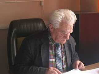 �.�.����������